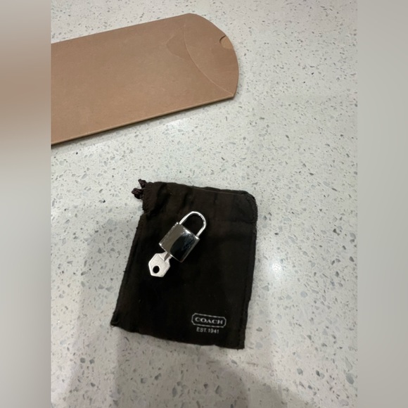 Coach (rare) Silver Lock & Key - Picture 4 of 6